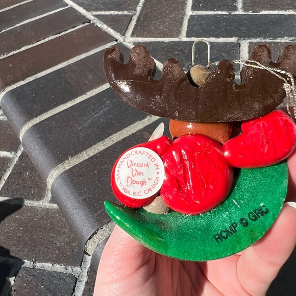 Handmade Canadian Moose Vancouver Christmas Holiday Ornament - Picture 4 of 7